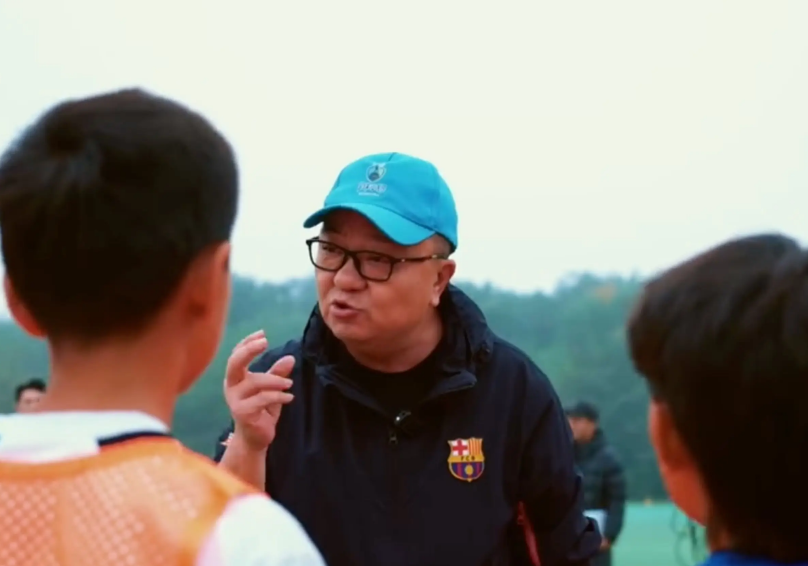 球员之间的, inews